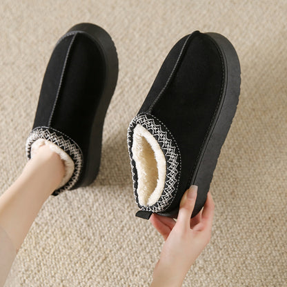 Cozy Faux Fur Center-Seam Slippers for Ultimate Comfort